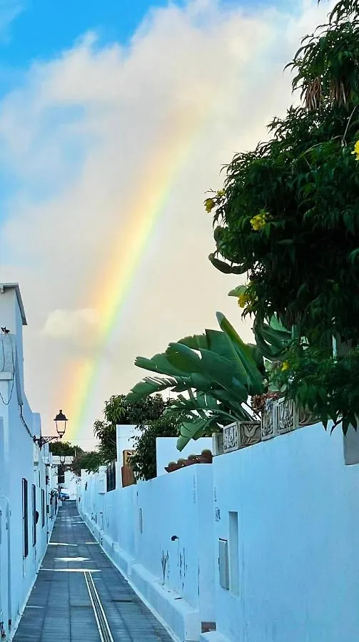 Apartment Vincent, Cozy And Sunny Over The Rooftops Puerto del Carmen  Espagne