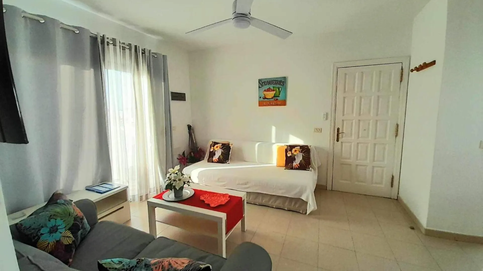 Apartment Vincent, Cozy And Sunny Over The Rooftops Puerto del Carmen  Espagne